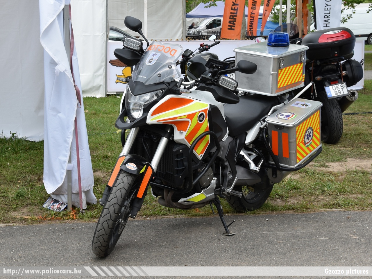 Honda, fotó: Gzozzo pictures
Keywords: mentő magyar magyarország mentőmotor ambulance Hungary hungarian