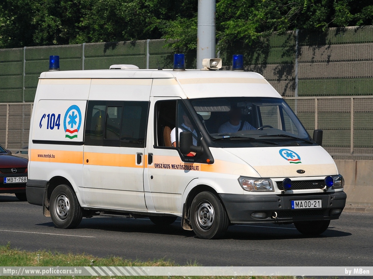 Ford Transit, Országos Mentõszolgálat, fotó: MBen
Keywords: magyar Magyarország mentő mentőautó OMSZ Hungary hungarian ambulance MA00-21