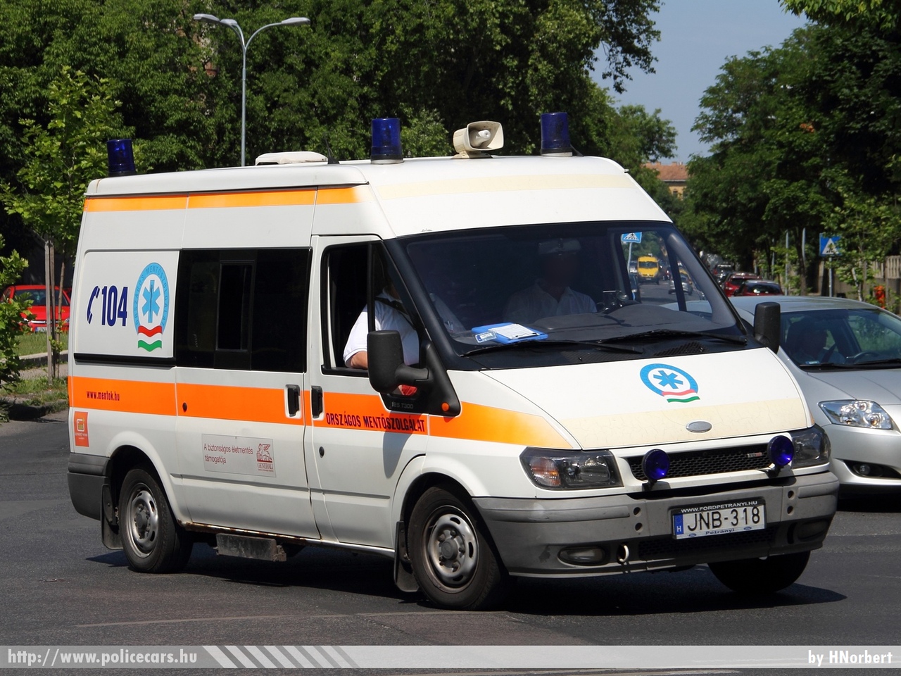 Ford Transit, Országos Mentõszolgálat, fotó: HNorbert
Keywords: magyar Magyarország mentő mentőautó OMSZ Hungary hungarian ambulance JNB-318