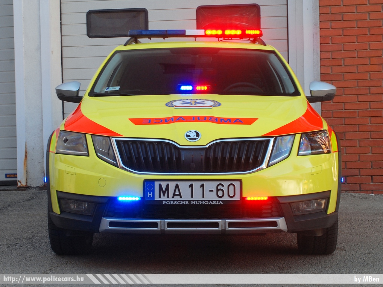 Skoda Octavia III facelift, Országos Mentõszolgálat, fotó: MBen
Keywords: magyar Magyarország mentő mentőautó Hungary hungarian ambulance MA11-60 OMSZ