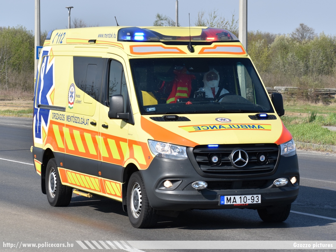 Mercedes-Benz Sprinter III 316 CDI Profile Genios, Országos Mentõszolgálat, fotó: Gzozzo pictures
Keywords: magyar Magyarország mentő mentőautó OMSZ Hungary hungarian ambulance MA10-93