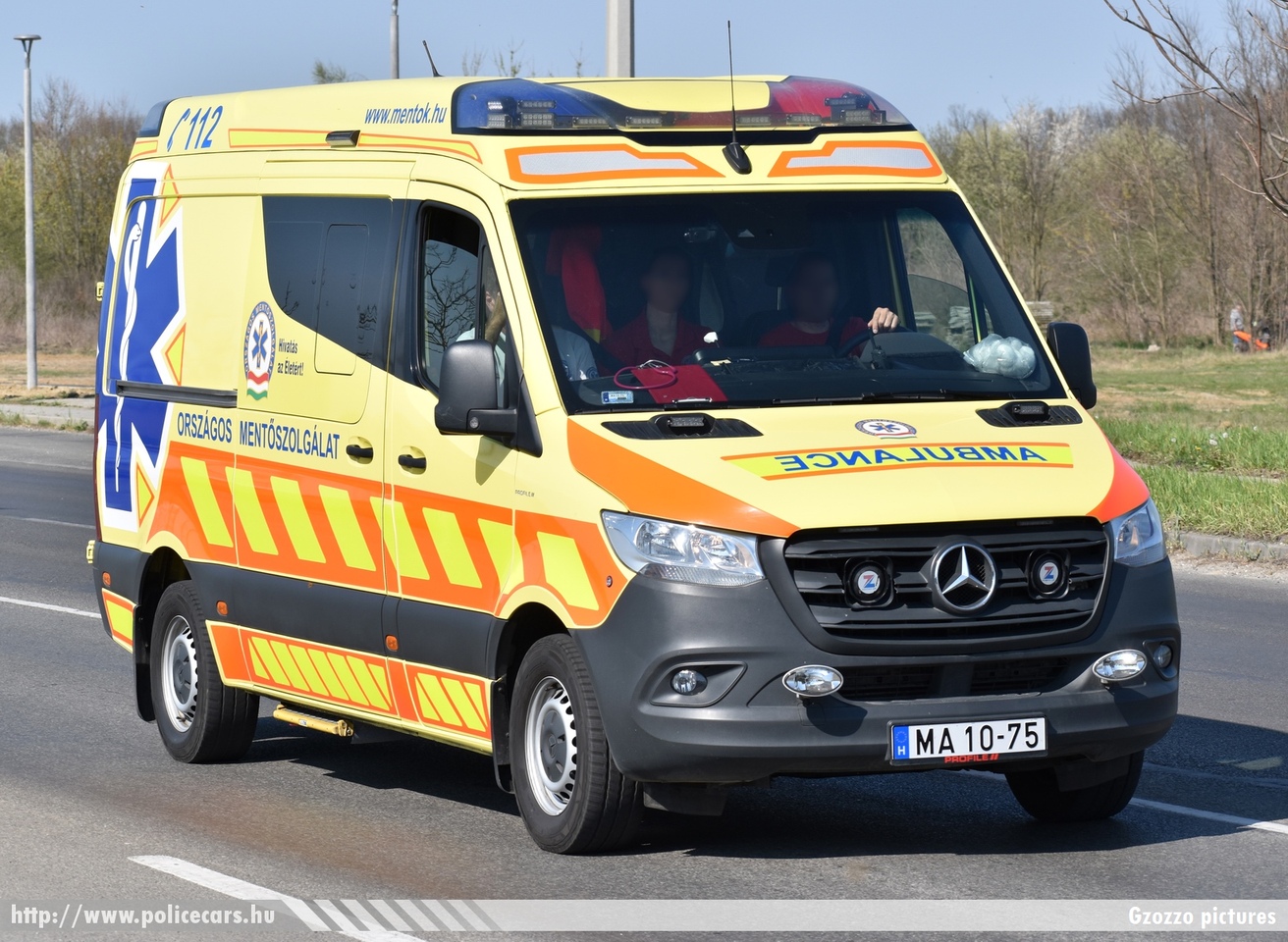 Mercedes-Benz Sprinter III 316 CDI Profile Genios, Országos Mentõszolgálat, fotó: Gzozzo pictures
Keywords: magyar Magyarország mentő mentőautó OMSZ Hungary hungarian ambulance MA10-75