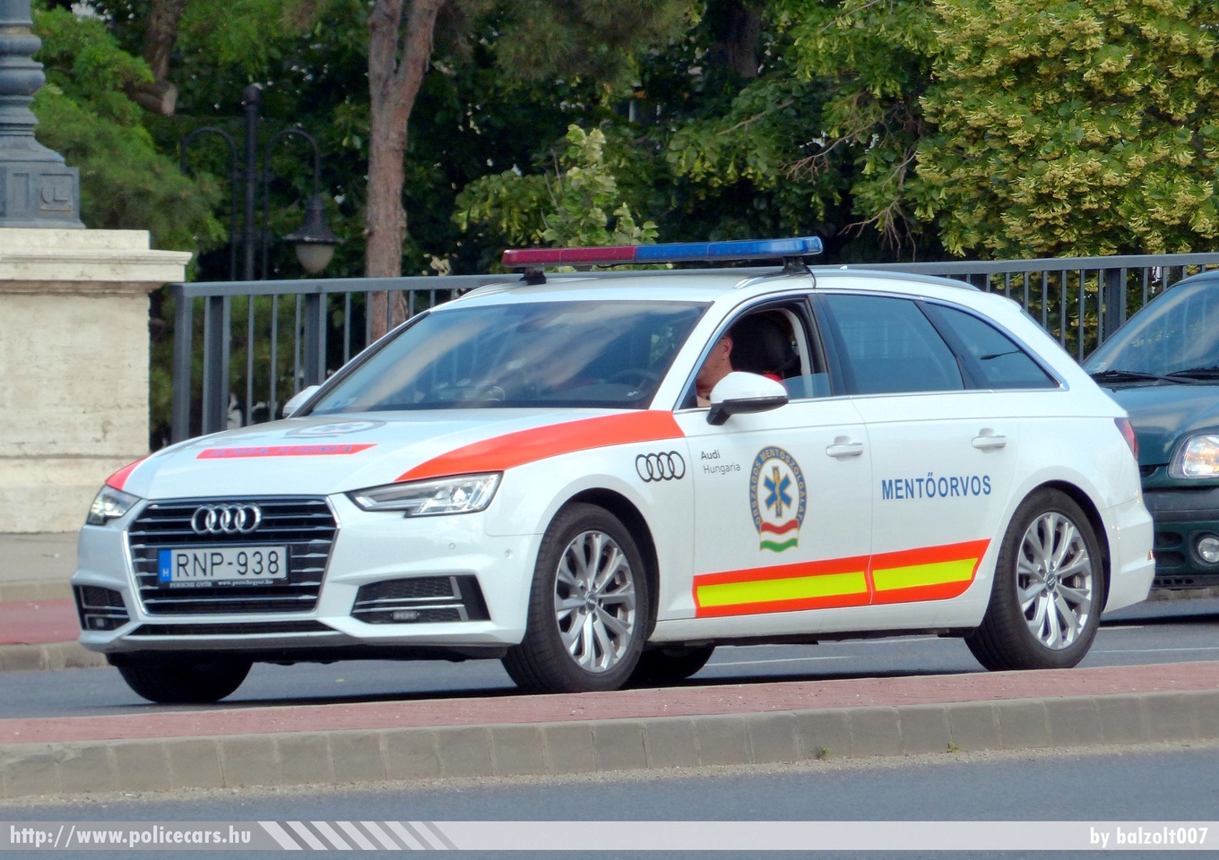 Audi A4 Avant, Országos Mentõszolgálat, Gyõr, fotó: balzolt007
Keywords: OMSZ mentő mentőautó MOK magyar Magyarország ambulance hungarian Hungary RNP-938