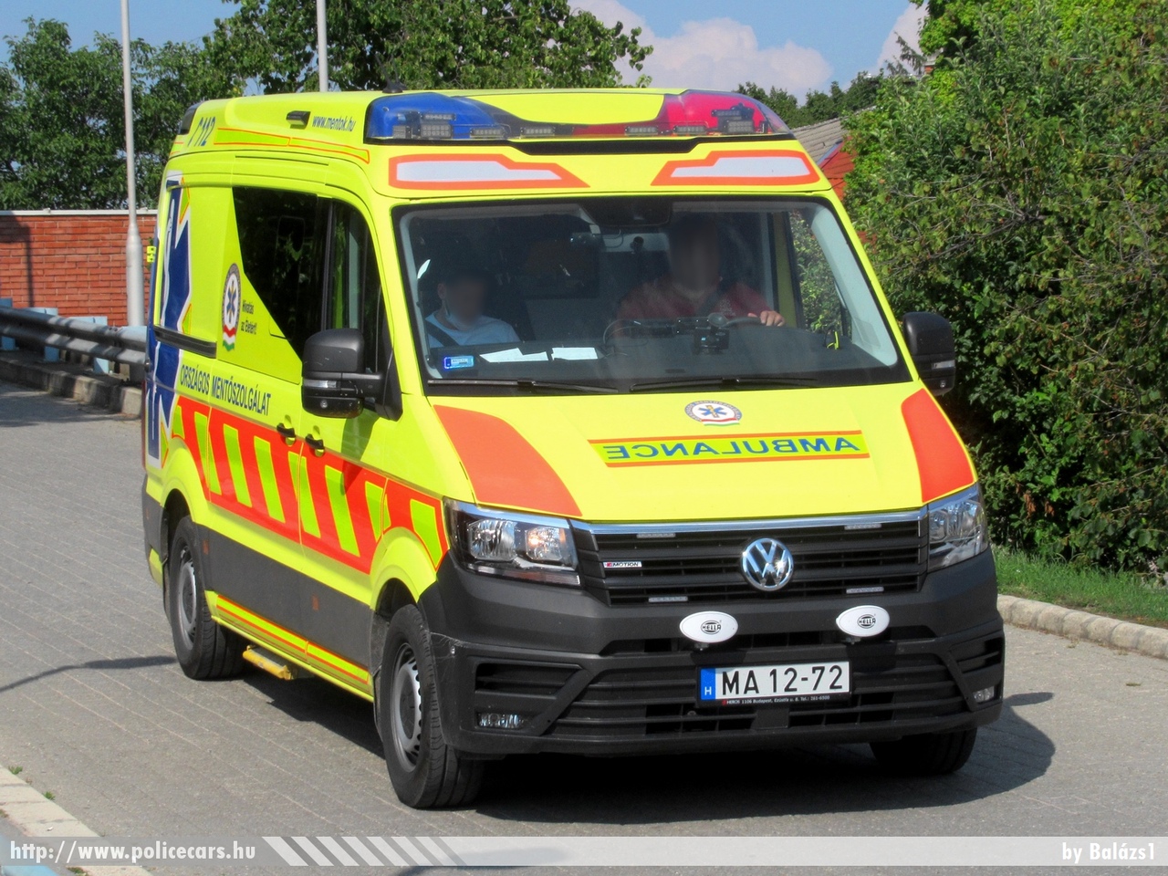 Volkswagen Crafter II Profile, Országos Mentõszolgálat, fotó: Balázs1
Keywords: magyar Magyarország mentő mentőautó OMSZ Hungary hungarian ambulance MA12-72