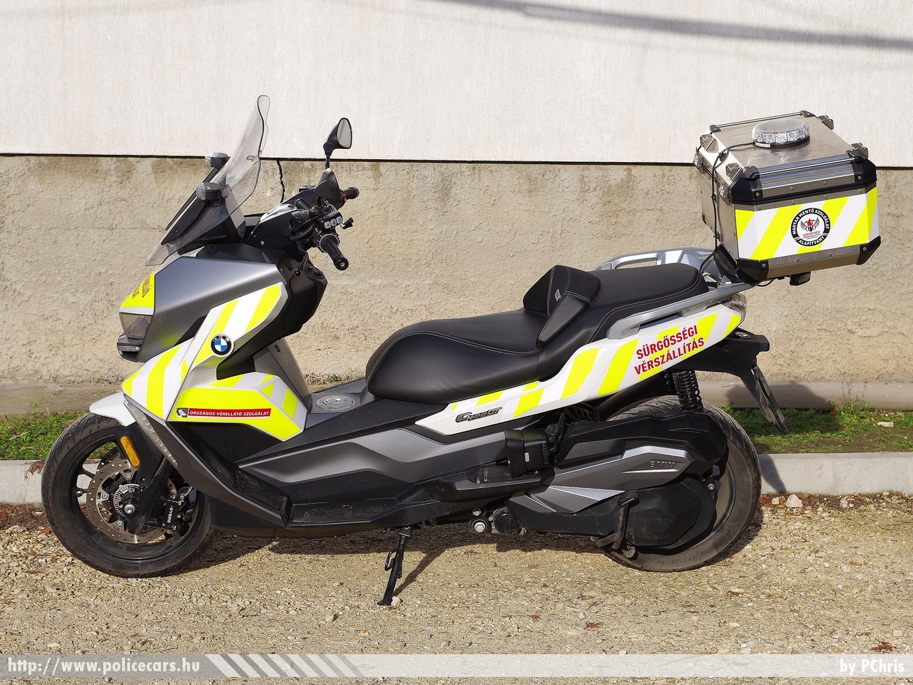 BMW C400GT, Országos Vérellátó Szolgálat, Magyarországi Sürgõsségi Motoros Vérszállító Szolgálat, Vérlovagok, fotó: PChris
Keywords: mentő magyar Magyarország mentőmotor ambulance Hungary hungarian UNZ-395