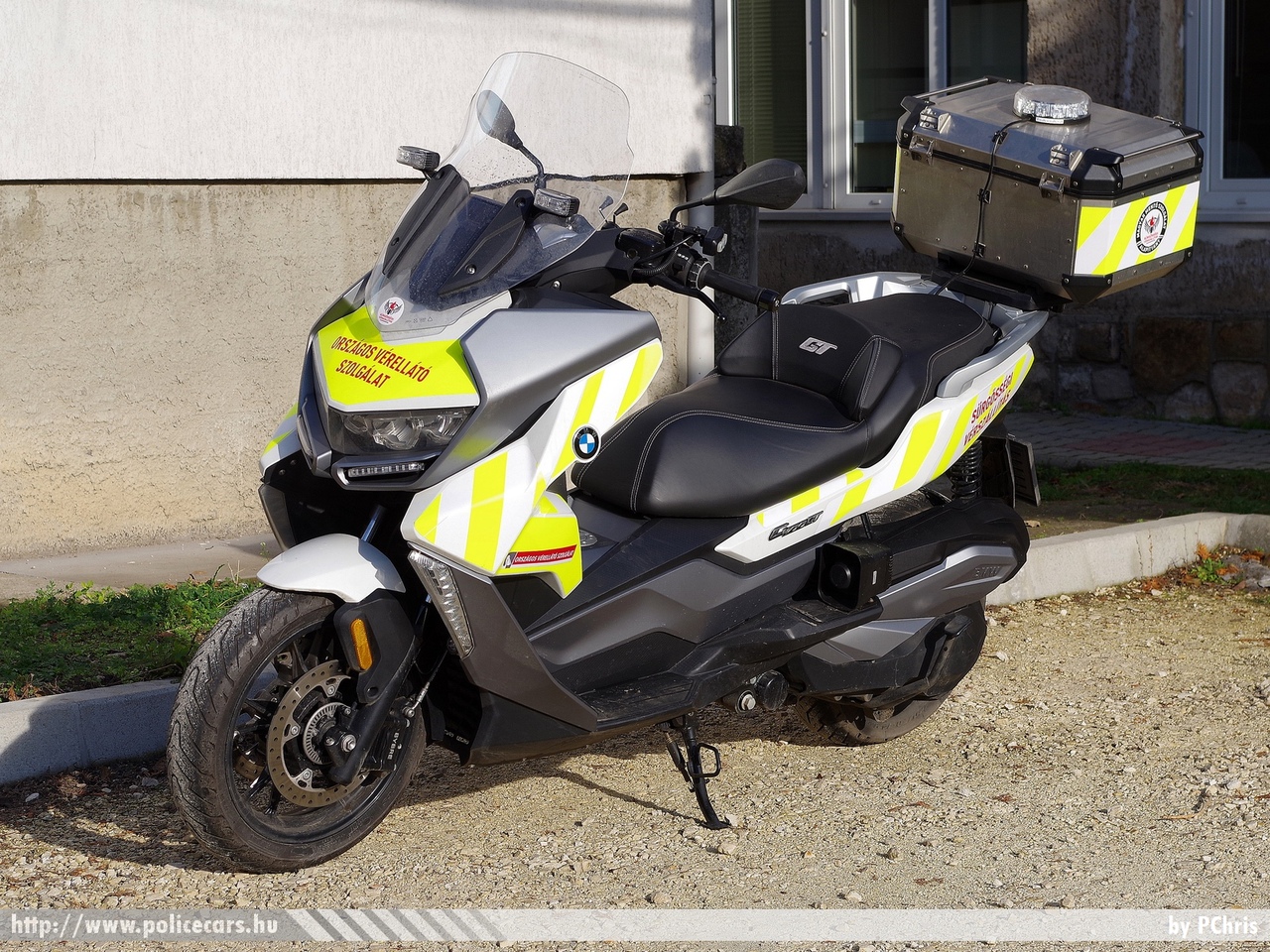 BMW C400GT, Országos Vérellátó Szolgálat, Magyarországi Sürgõsségi Motoros Vérszállító Szolgálat, Vérlovagok, fotó: PChris
Keywords: mentő magyar Magyarország mentőmotor ambulance Hungary hungarian UNZ-395