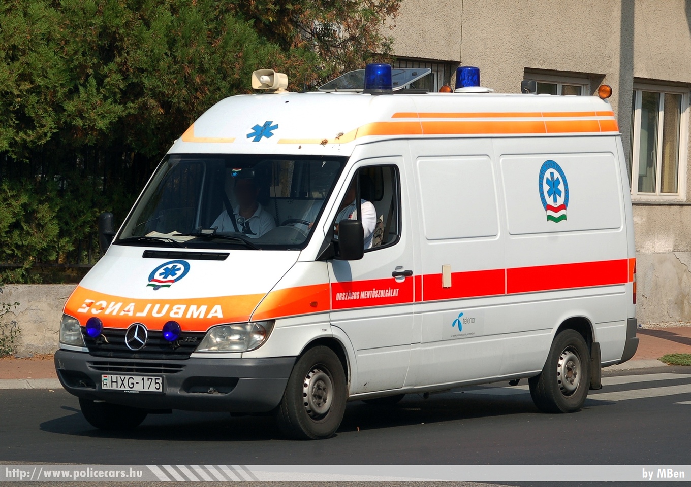 Mercedes Sprinter, fotó: MBen
Keywords: magyar Magyarország mentő mentőautó OMSZ Hungary hungarian ambulance HXG-175