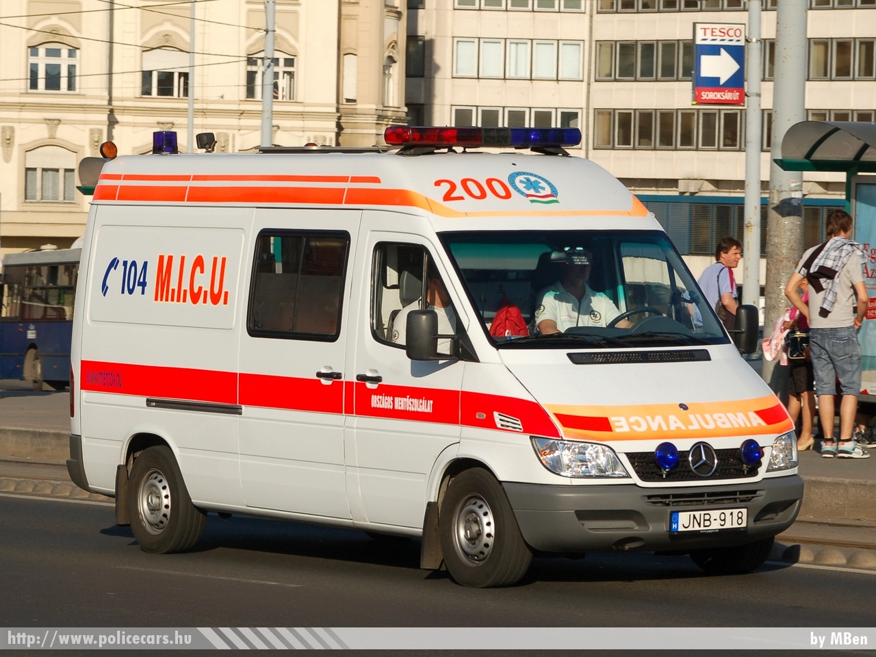 Mercedes Sprinter, fotó: MBen
Keywords: magyar Magyarország mentő mentőautó OMSZ Hungary hungarian ambulance JNB-918