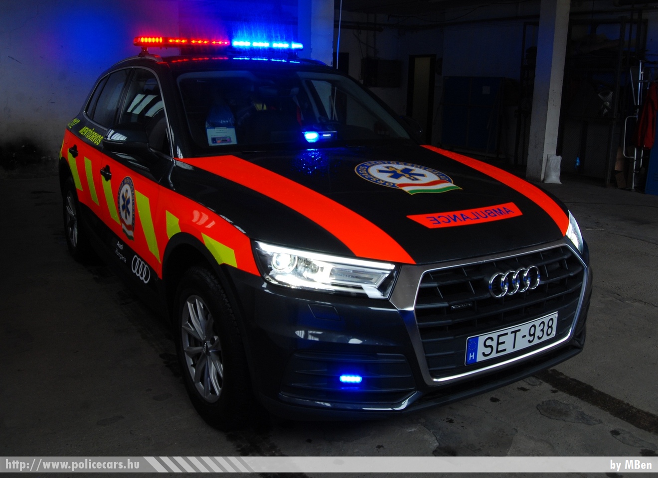 Audi Q5, Országos Mentõszolgálat, mentõorvosi kocsi, fotó: MBen
Keywords: mentő magyar Magyarország mentőautó ambulance Hungary hungarian SET-938 OMSZ