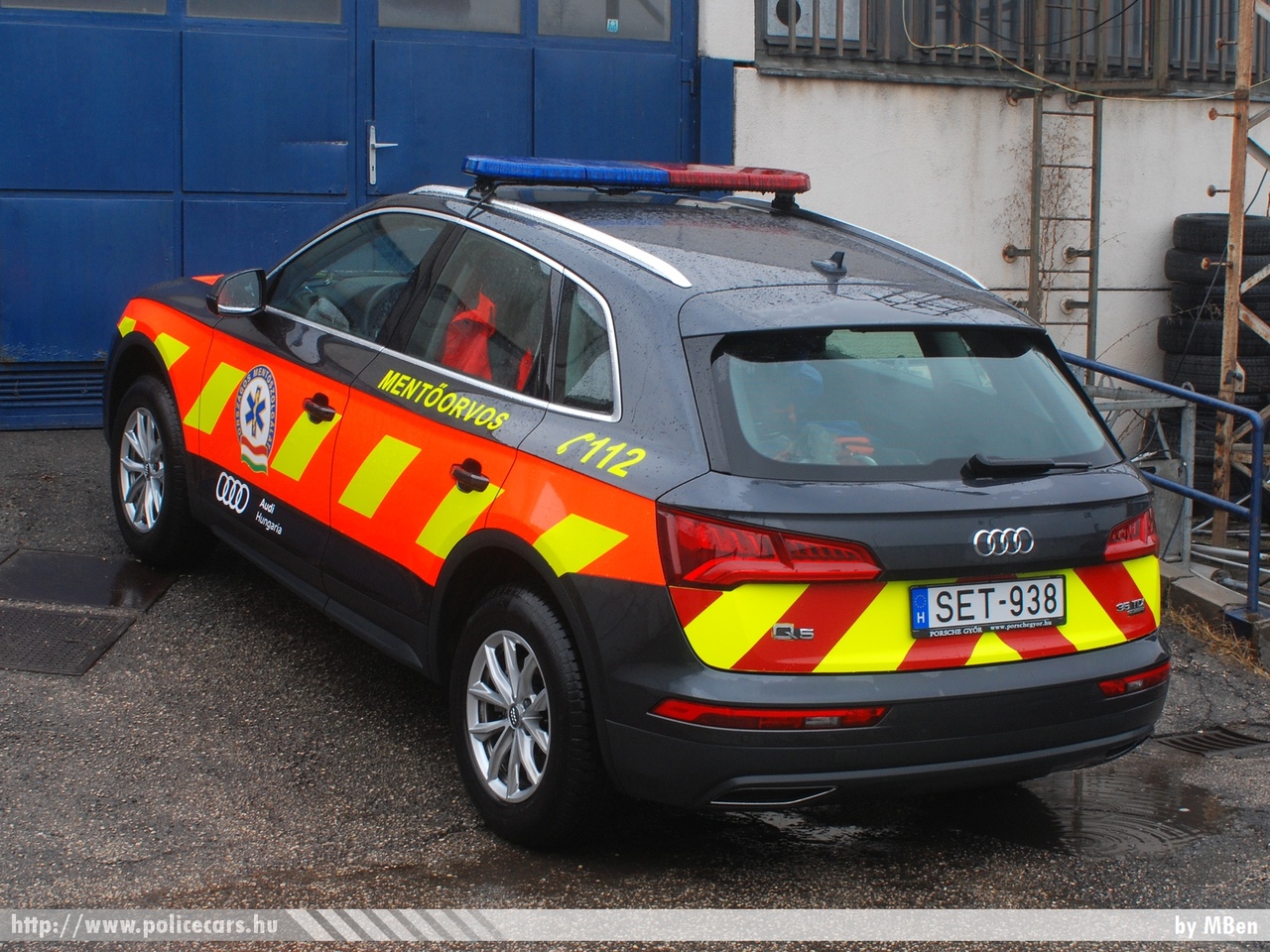 Audi Q5, Országos Mentõszolgálat, mentõorvosi kocsi, fotó: MBen
Keywords: mentő magyar Magyarország mentőautó ambulance Hungary hungarian SET-938 OMSZ