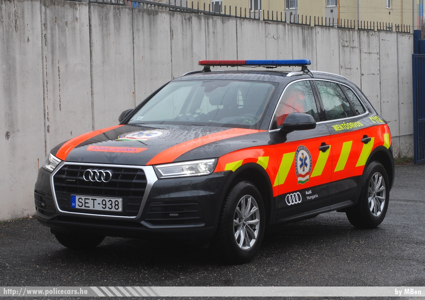 Audi Q5, Országos Mentõszolgálat, mentõorvosi kocsi, fotó: MBen
Keywords: mentő magyar Magyarország mentőautó ambulance Hungary hungarian SET-938 OMSZ