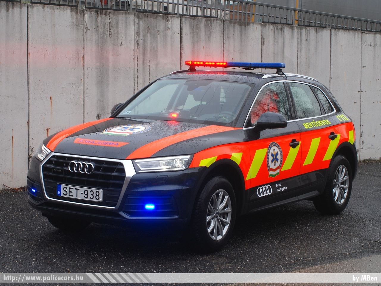 Audi Q5, Országos Mentõszolgálat, mentõorvosi kocsi, fotó: MBen
Keywords: mentő magyar Magyarország mentőautó ambulance Hungary hungarian SET-938 OMSZ