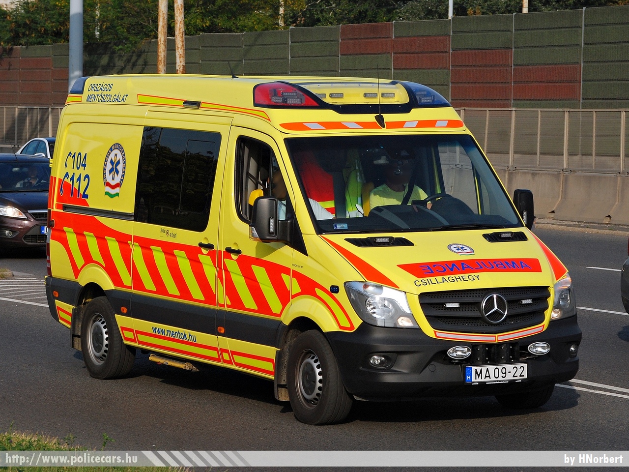 Mercedes-Benz Sprinter II facelift 316 CDI Profile, Országos Mentõszolgálat, fotó: HNorbert
Keywords: magyar Magyarország mentő mentőautó OMSZ Hungary hungarian ambulance MA09-22