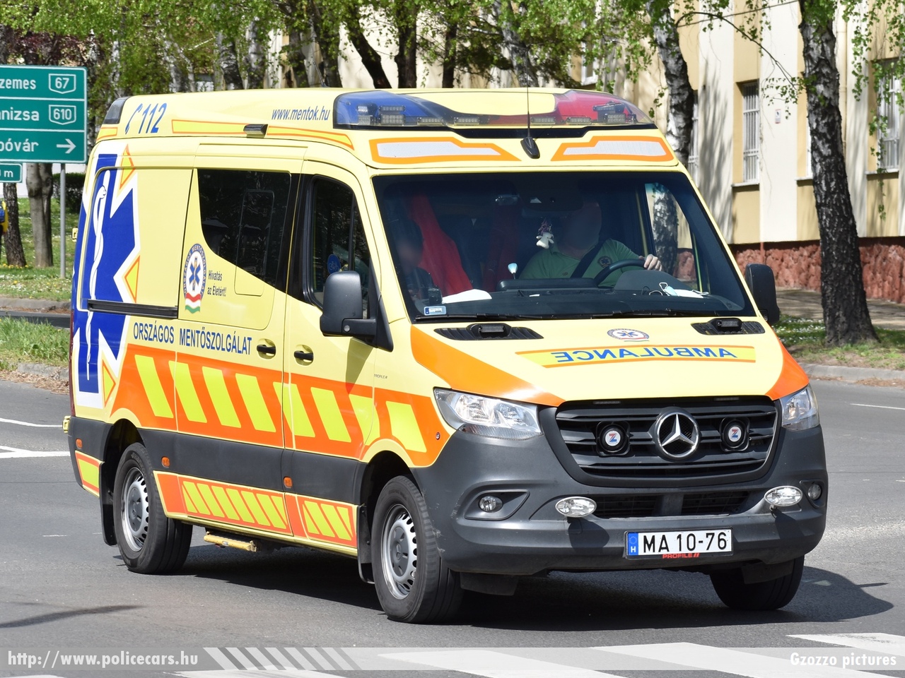 Mercedes-Benz Sprinter III 316 CDI Profile Genios, Országos Mentõszolgálat, fotó: Gzozzo pictures
Keywords: magyar Magyarország mentő mentőautó OMSZ Hungary hungarian ambulance MA10-76