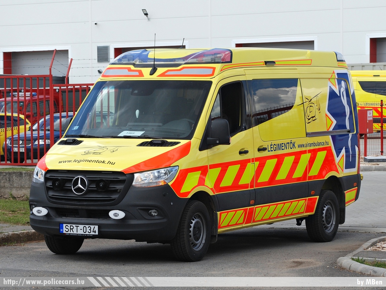 Mercedes Sprinter III, Magyar Légimentõ Nonprofit Kft., fotó: MBen
Keywords: mentő mentőautó magyar Magyarország hungarian Hungary ambulance SRT-034