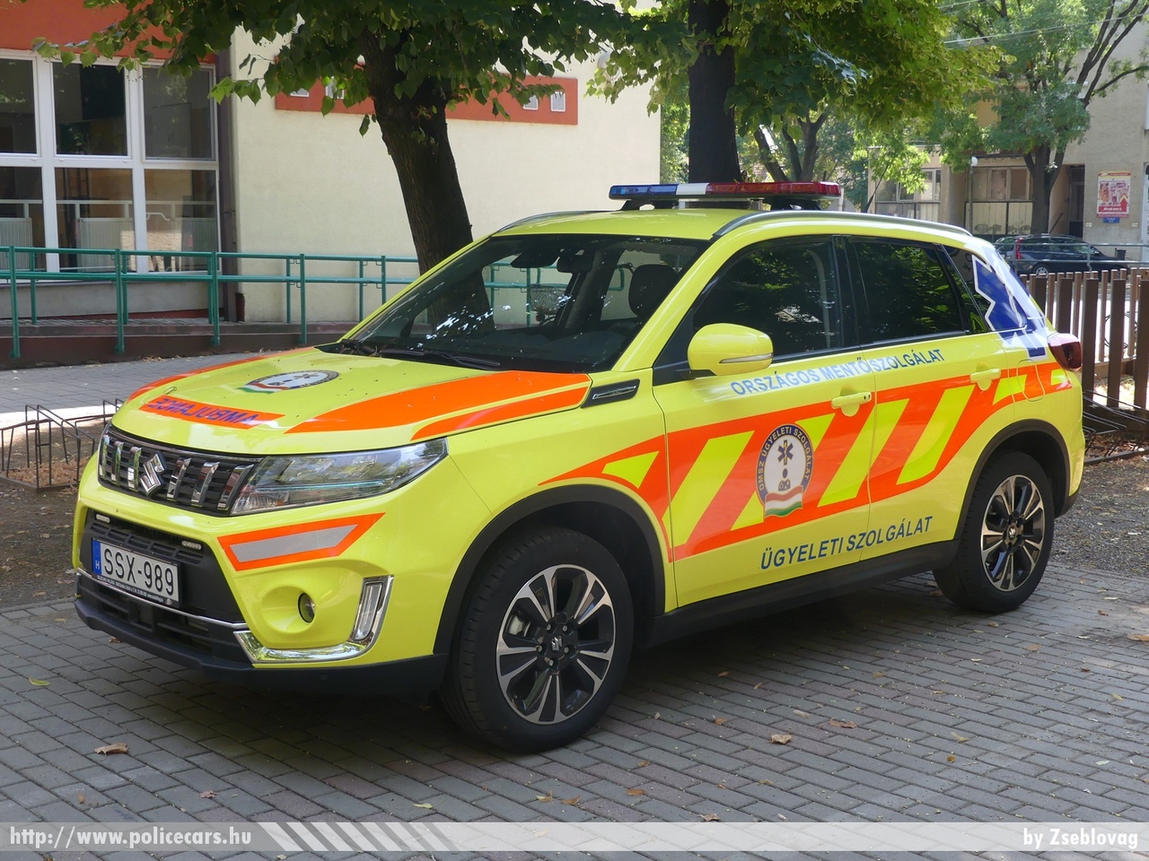 Suzuki Vitara, Országos Mentõszolgálat, fotó: Zseblovag
Keywords: mentő magyar Magyarország mentőautó ambulance Hungary hungarian SSX-989 OMSZ