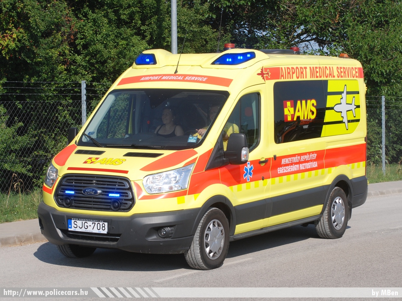 Ford Transit, Airport Medical Service, AMS Assistance Kft., fotó: MBen
Keywords: mentő mentőautó magyar Magyarország hungarian Hungary ambulance SJG-708