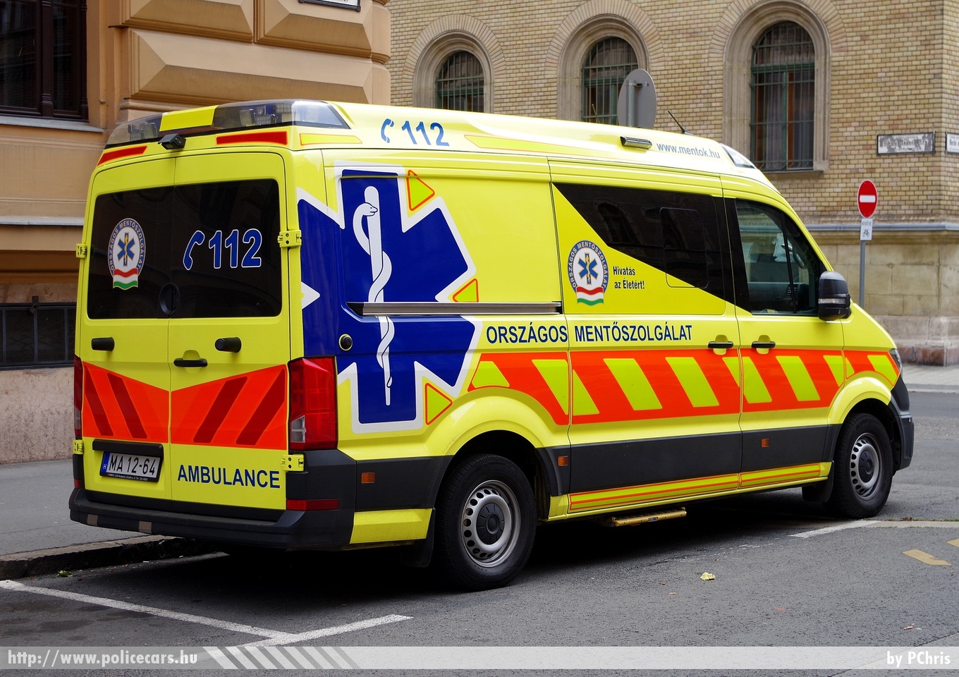 Volkswagen Crafter II Profile, Országos Mentõszolgálat, fotó: PChris
Keywords: magyar Magyarország mentő mentőautó OMSZ Hungary hungarian ambulance MA12-64