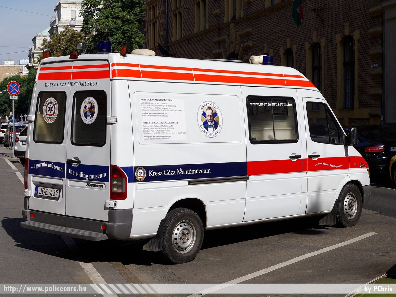Mercedes Sprinter, Országos Mentõszolgálat, fotó: PChris
Keywords: magyar Magyarország mentő mentőautó OMSZ Hungary hungarian ambulance JGE-437