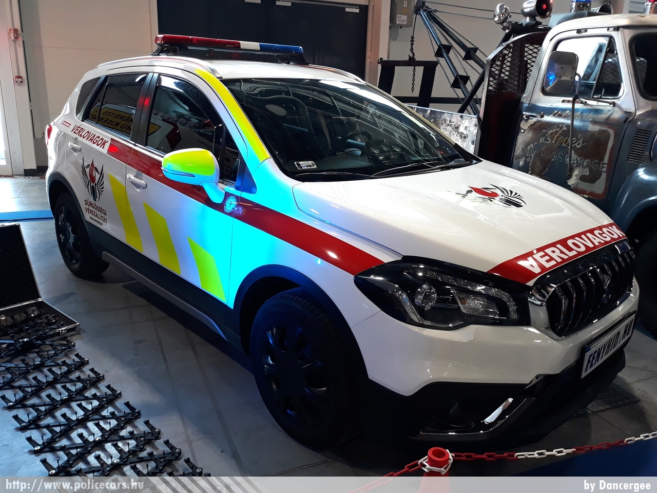 Suzuki SX4 S-Cross,, Országos Vérellátó Szolgálat, Magyarországi Sürgõsségi Motoros Vérszállító Szolgálat, Vérlovagok, fotó: Dancergee
Keywords: mentő magyar Magyarország mentőautó ambulance Hungary hungarian OMSZ