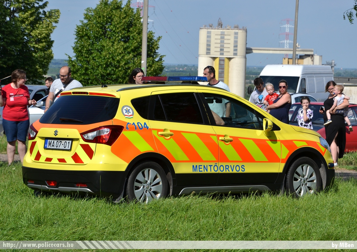 Suzuki SX4 S-Cross, Országos Mentõszolgálat, MOK, fotó: MBen
Keywords: mentő magyar Magyarország mentőautó ambulance Hungary hungarian OMSZ MA07-01