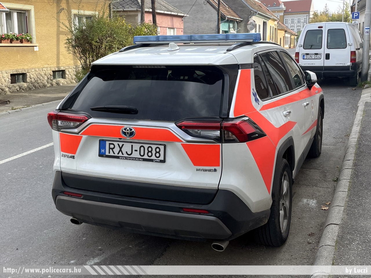 Toyota RAV4, Samaritanus Mentõszolgálat, Kõszeg, fotó: Luczi
Keywords: mentő magyar Magyarország mentőautó ambulance Hungary hungarian OMSZ RXJ-088