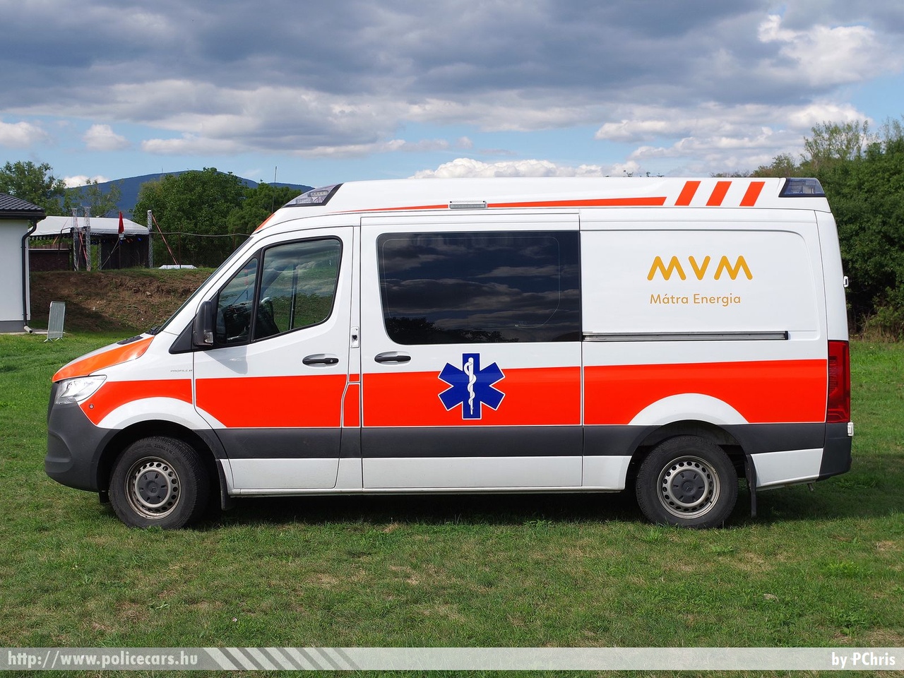 Mercedes Sprinter III Profile ambulance, MVM Mátra Energia Zrt., fotó: PChris
Keywords: mentő mentőautó magyar Magyarország hungarian Hungary ambulance RKK-371
