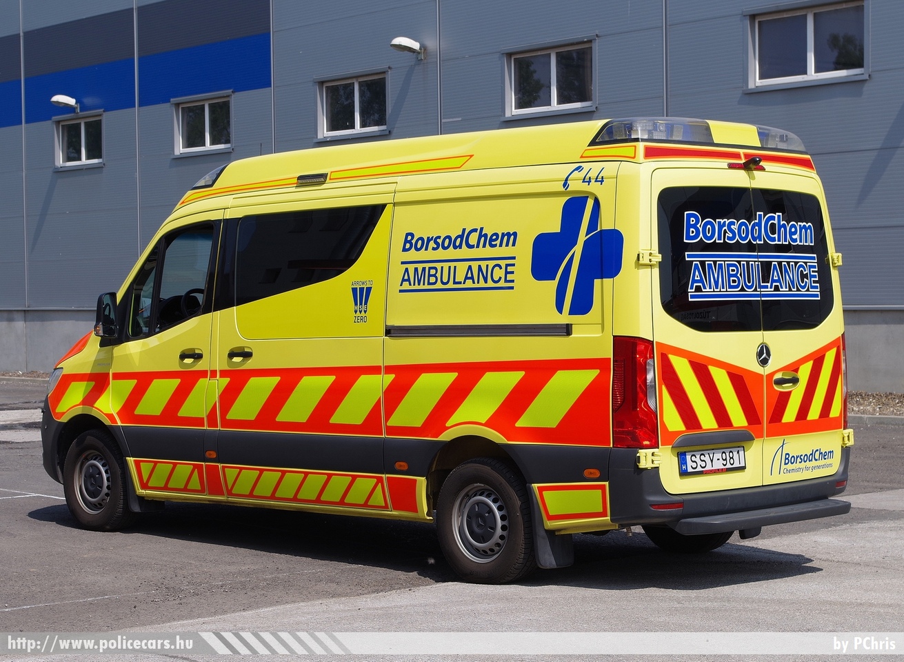 Mercedes Sprinter III Profile, BorsodChem Zrt., fotó: PChris
Keywords: mentő mentőautó magyar Magyarország hungarian Hungary ambulance SSY-981