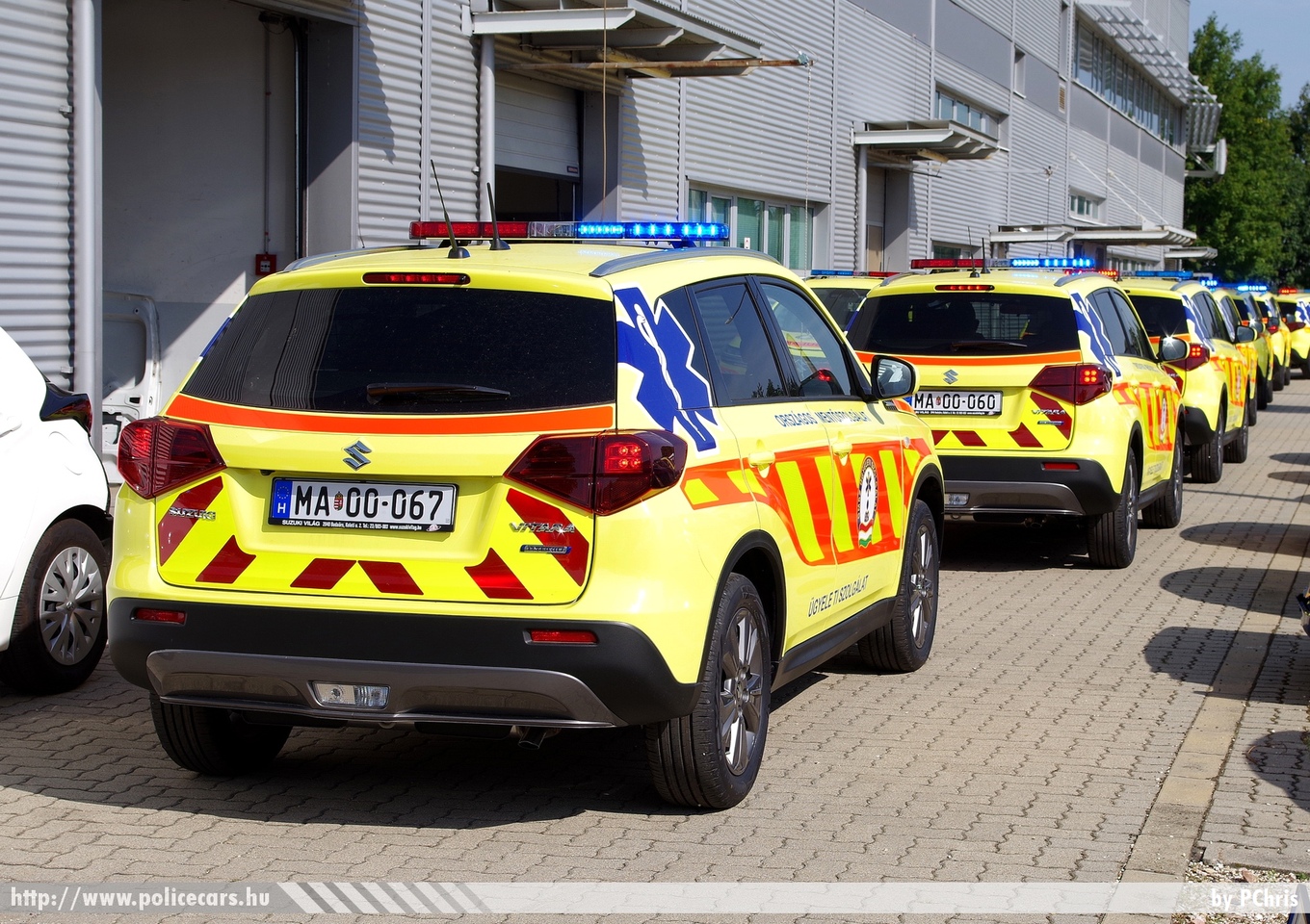 Suzuki Vitara, Országos Mentőszolgálat, orvosi ügyelet, fotó: PChris
Keywords: mentő magyar Magyarország mentőautó OMSZ ambulance Hungary hungarian MA00-067 MA00-060