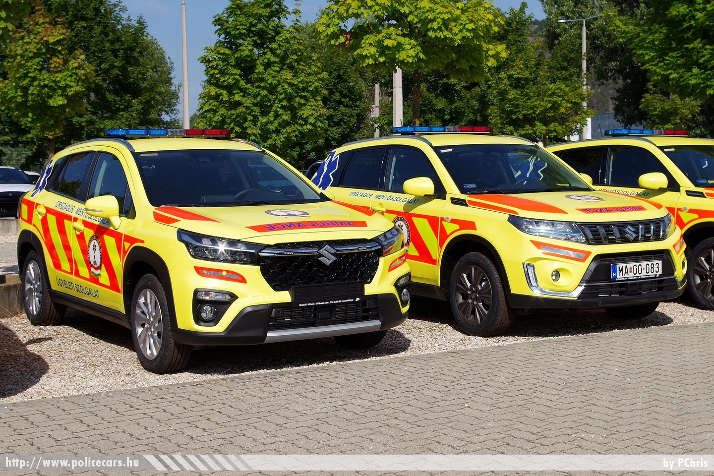 Suzuki S-Cross és Vitara, Országos Mentőszolgálat, orvosi ügyelet, fotó: PChris
Keywords: mentő magyar Magyarország mentőautó OMSZ ambulance Hungary hungarian