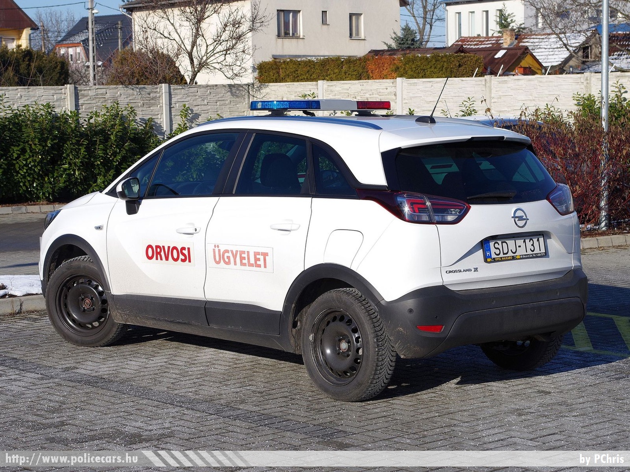 Opel Crossland X, orvosi ügyelet, Vecsési Egészségügyi Szolgálat, fotó: PChris
Keywords: mentő magyar Magyarország mentőautó ambulance Hungary hungarian SDJ-131