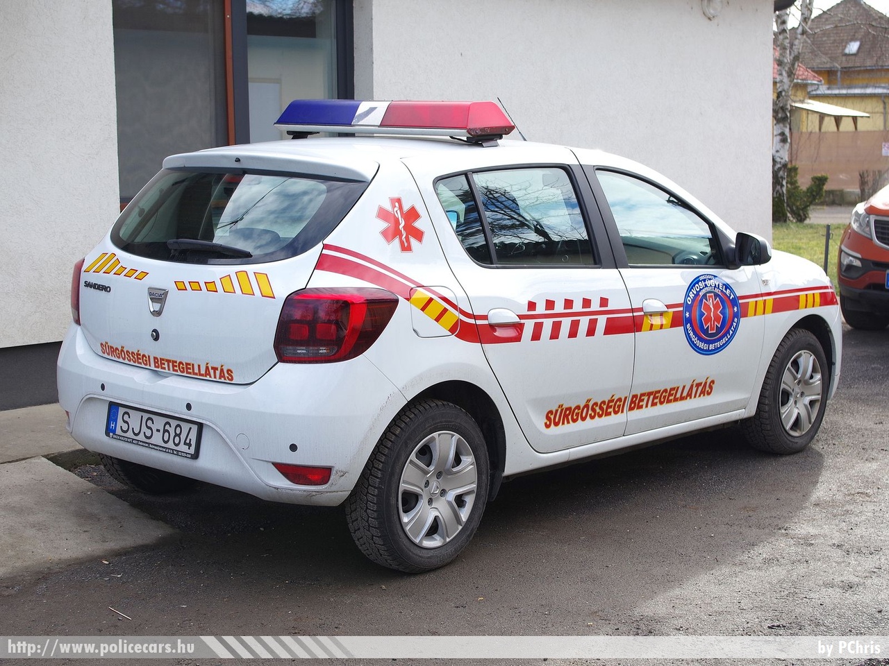 Dacia Sandero, orvosi ügyelet, Aszód, Országos Orvosi Ügyelet Nonprofit Kft., fotó: PChris
Keywords: mentő magyar Magyarország mentőautó ambulance Hungary hungarian SJS-684