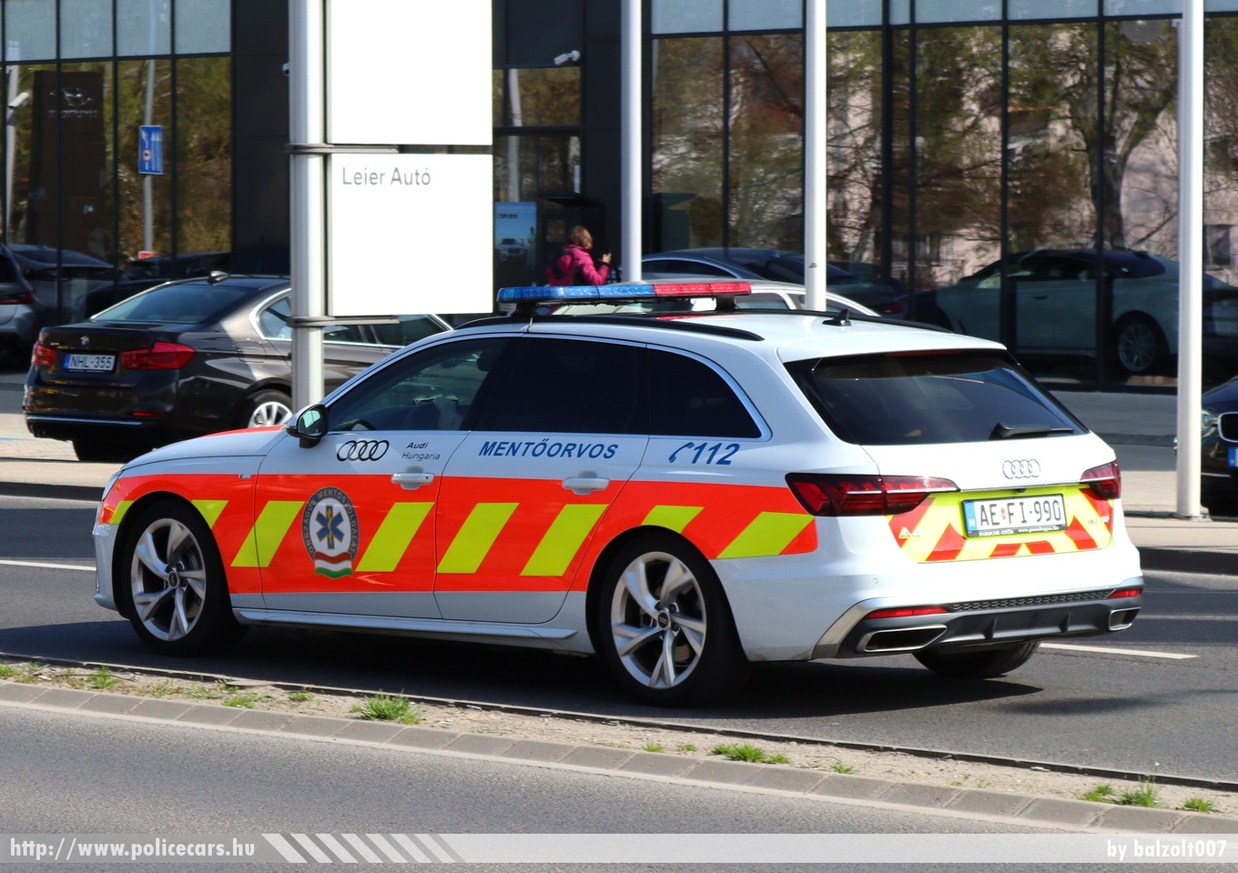 Audi A4 Avant, mentőorvosi kocsi, Országos Mentõszolgálat, Győr, fotó: balzolt007
Keywords: mentő magyar Magyarország mentőautó ambulance Hungary hungarian AEFI-990 MOK