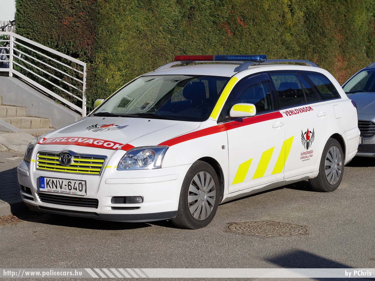 Toyota Avensis Wagon, vérszállítás, Vérlovagok, Magyar Mentőszolgálat Alapítvány, fotó: PChris
Keywords: mentő magyar Magyarország mentőautó ambulance Hungary hungarian KNV-640