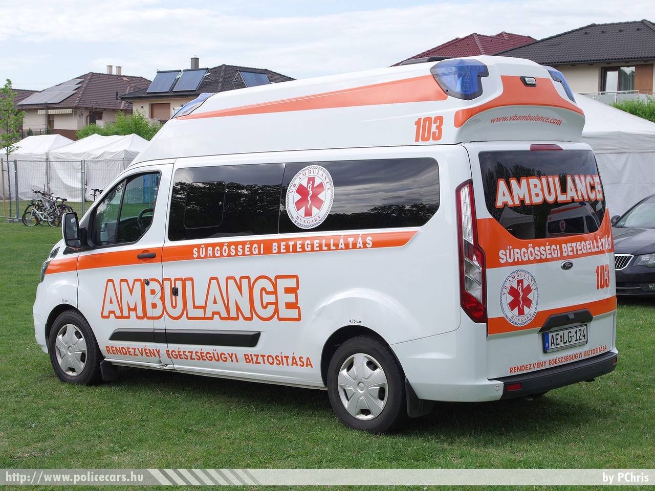 Ford Transit Custom, VB Ambulance Hungary Kft., fotó: PChris
Keywords: mentő mentőautó magyar Magyarország hungarian Hungary ambulance AELG-124
