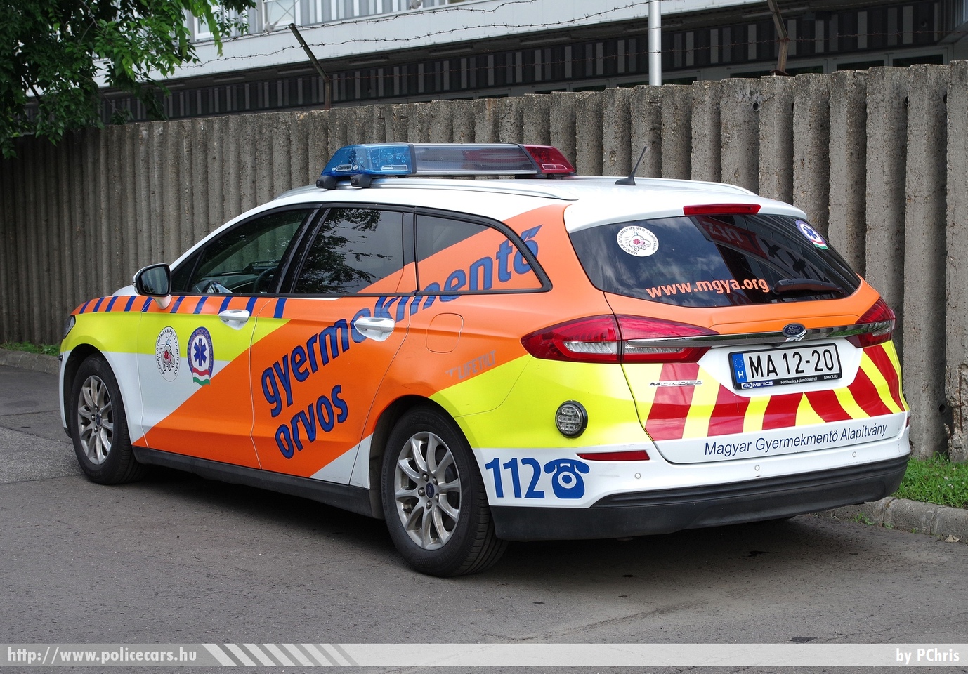 Ford Mondeo, Budapest, MOK, Magyar Gyermekmentõ Alapítvány, fotó: PChris
Keywords: OMSZ mentő mentőautó MOK magyar Magyarország ambulance hungarian Hungary MA12-20