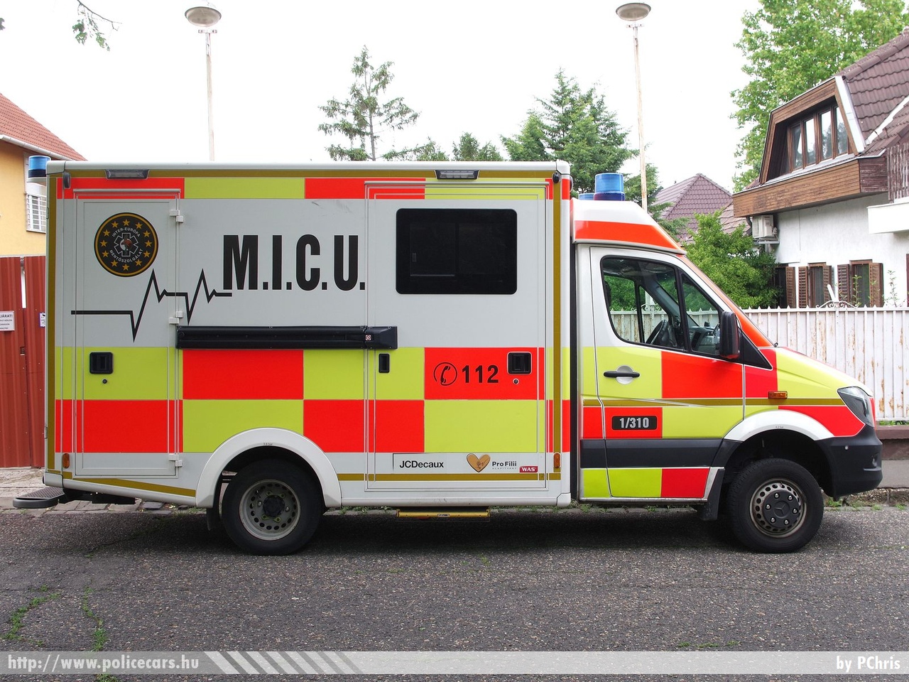 Mercedes-Benz Sprinter II facelift 4x4, M.I.C.U., Inter-Európa Mentőszolgálat Közhasznú Nonprofit Kft., fotó: PChris
Keywords: mentő mentőautó magyar Magyarország hungarian Hungary ambulance AAGO-173