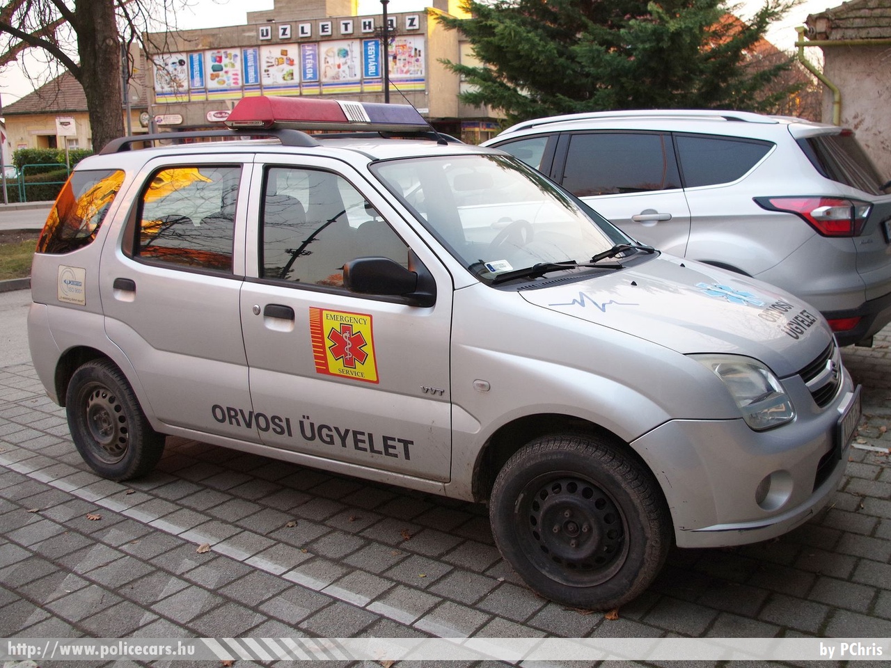 Suzuki Ignis, orvosi ügyelet, Emergency Service Kft., Ráckeve, fotó: PChris
Keywords: mentő magyar Magyarország mentőautó ambulance Hungary hungarian KDT-578
