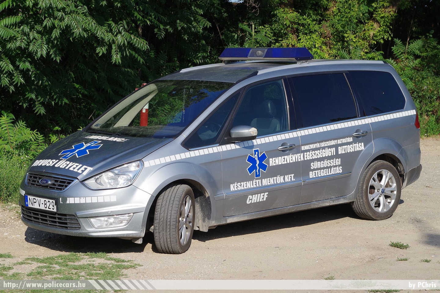 Ford Galaxy, Készenléti Mentők Kft., fotó: PChris
Keywords: mentő magyar Magyarország mentőautó ambulance Hungary hungarian NPV-829