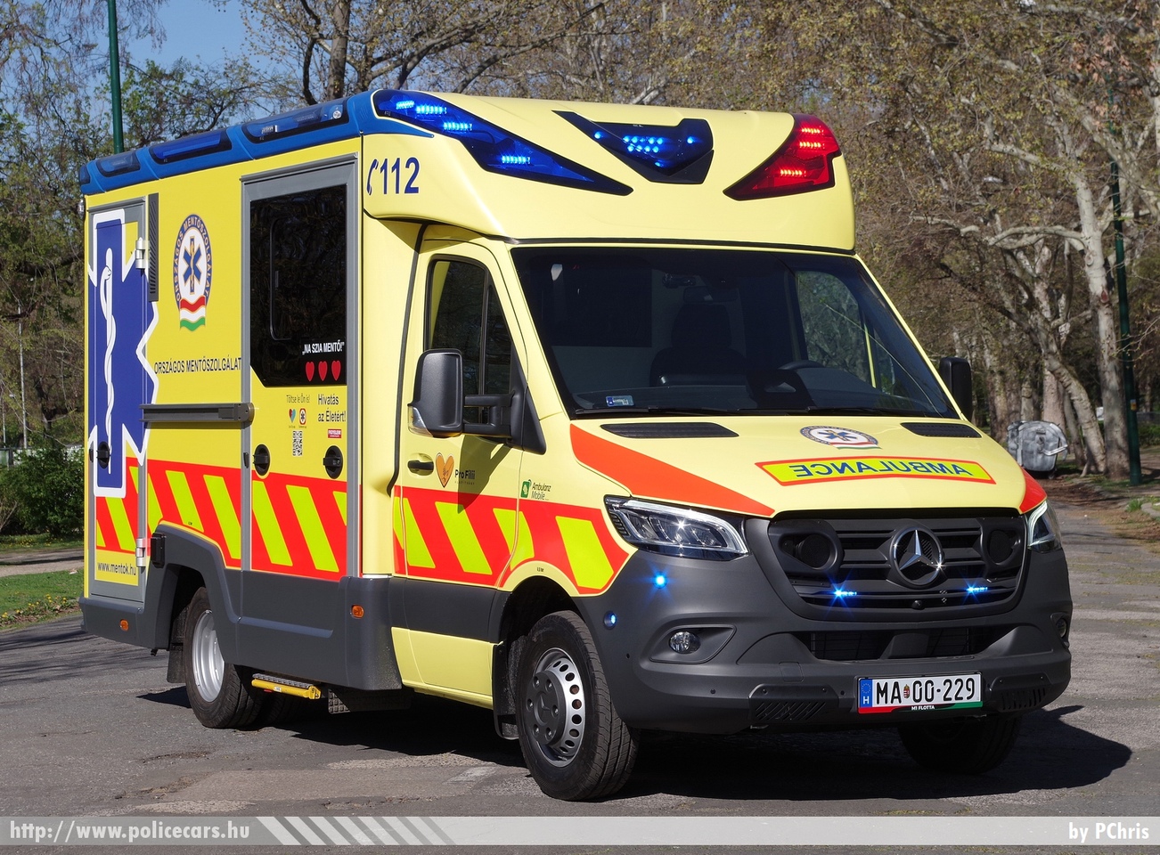 Mercedes Sprinter III Ambulanz Mobile Tigis N20, Országos Mentõszolgálat, fotó: PChris
Keywords: magyar Magyarország mentő mentőautó OMSZ Hungary hungarian ambulance MA00-229