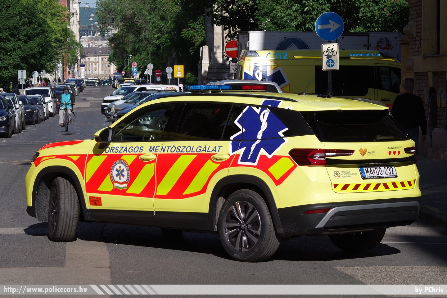 Skoda Kodiaq II, Országos Mentőszolgálat, fotó: PChris
Keywords: mentő magyar Magyarország mentőautó OMSZ ambulance Hungary hungarian MA00-232