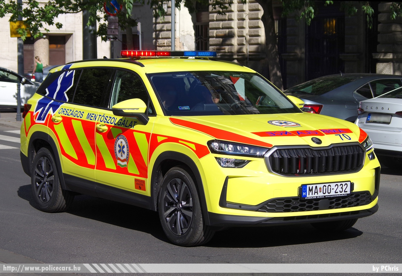 Skoda Kodiaq II, Országos Mentőszolgálat, fotó: PChris
Keywords: mentő magyar Magyarország mentőautó OMSZ ambulance Hungary hungarian MA00-232