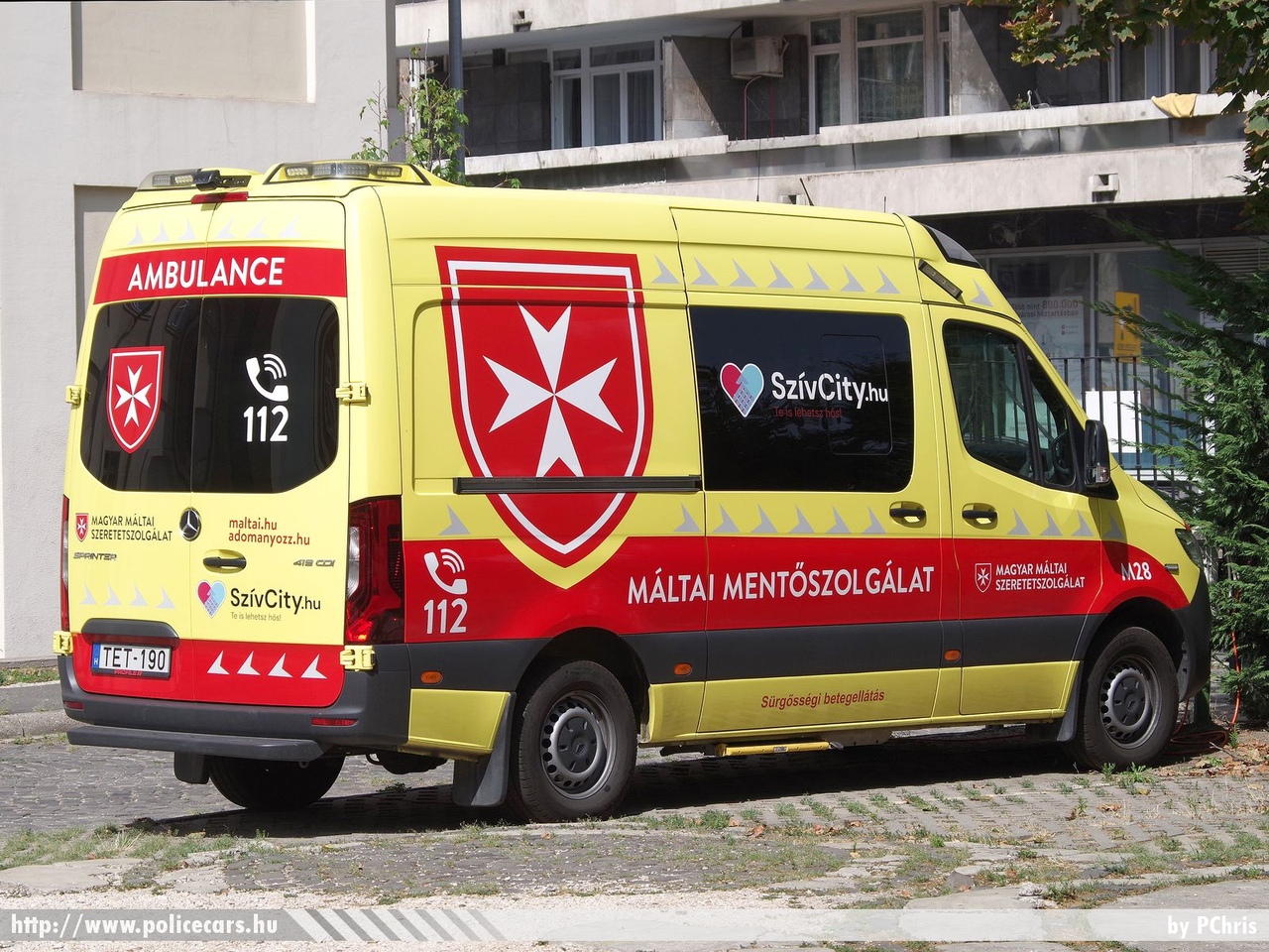 Mercedes-Benz Sprinter III 419 CDI Profile Genios, Magyar Máltai Szeretetszolgálat Mentőszolgálat, fotó: PChris
Keywords: mentő mentőautó magyar Magyarország hungarian Hungary ambulance TET-190