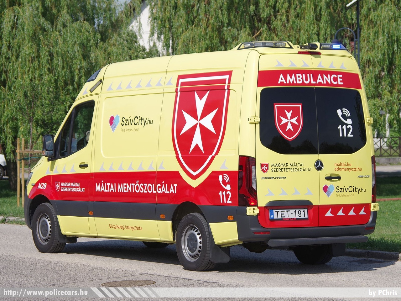 Mercedes-Benz Sprinter III 419 CDI Profile Genios, Magyar Máltai Szeretetszolgálat Mentőszolgálat, fotó: PChris
Keywords: mentő mentőautó magyar Magyarország hungarian Hungary ambulance TET-191