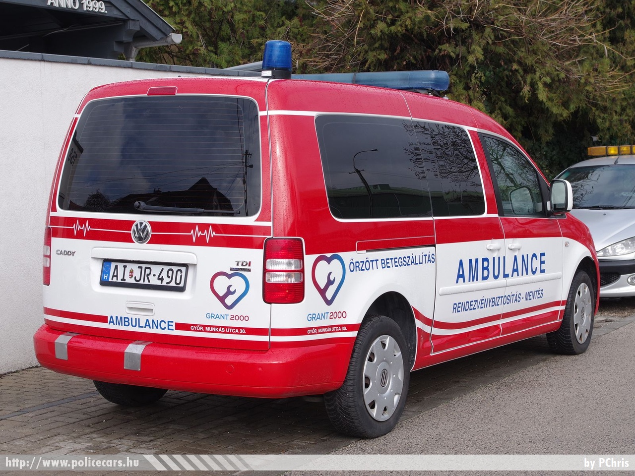 Volkswagen Caddy, Grant Mentőszolgálat (Grant 2000 Bt.), fotó: PChris
Keywords: mentő mentőautó magyar Magyarország hungarian Hungary ambulance AIJR-490