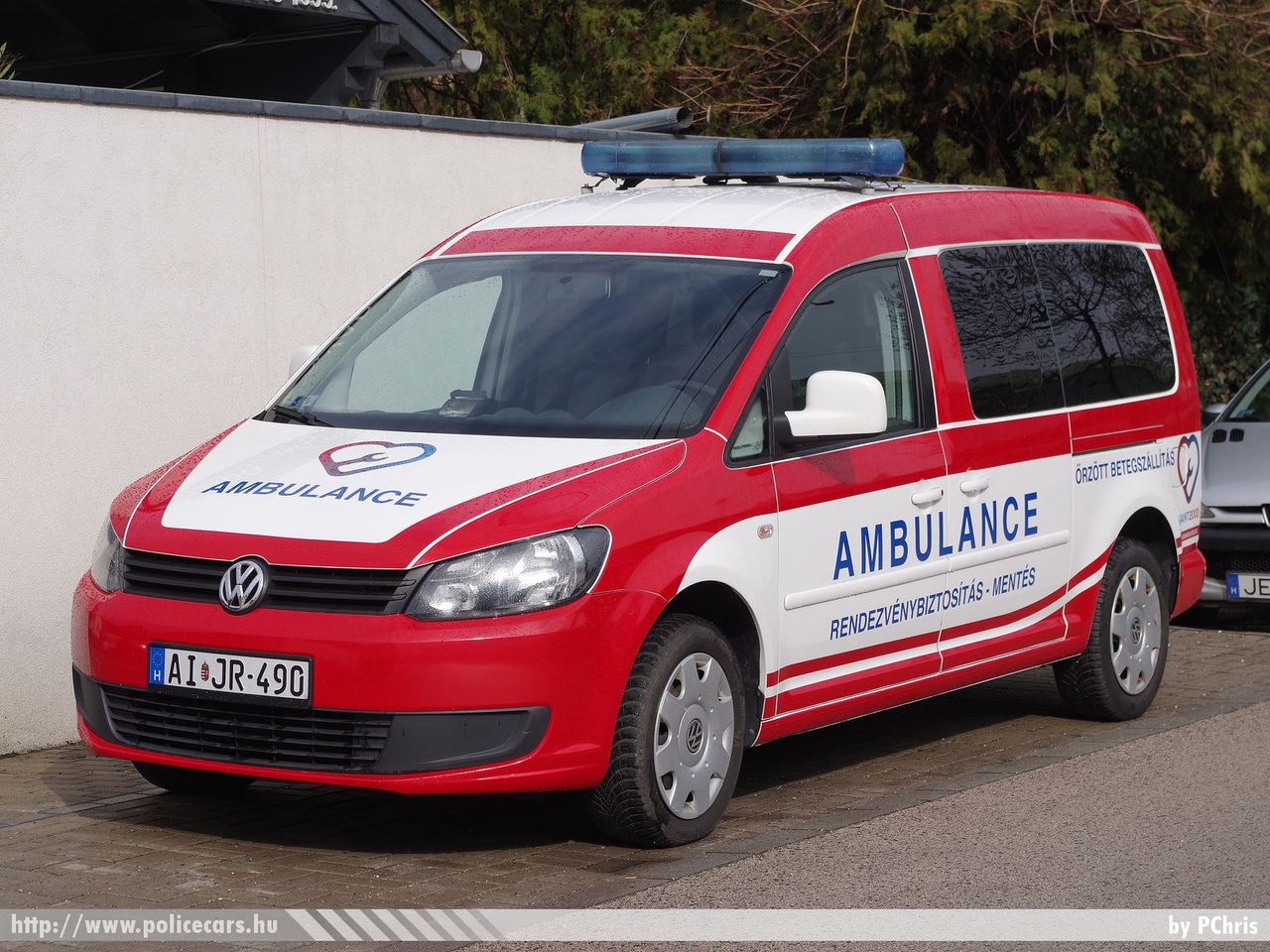 Volkswagen Caddy, Grant Mentőszolgálat (Grant 2000 Bt.), fotó: PChris
Keywords: mentő mentőautó magyar Magyarország hungarian Hungary ambulance AIJR-490