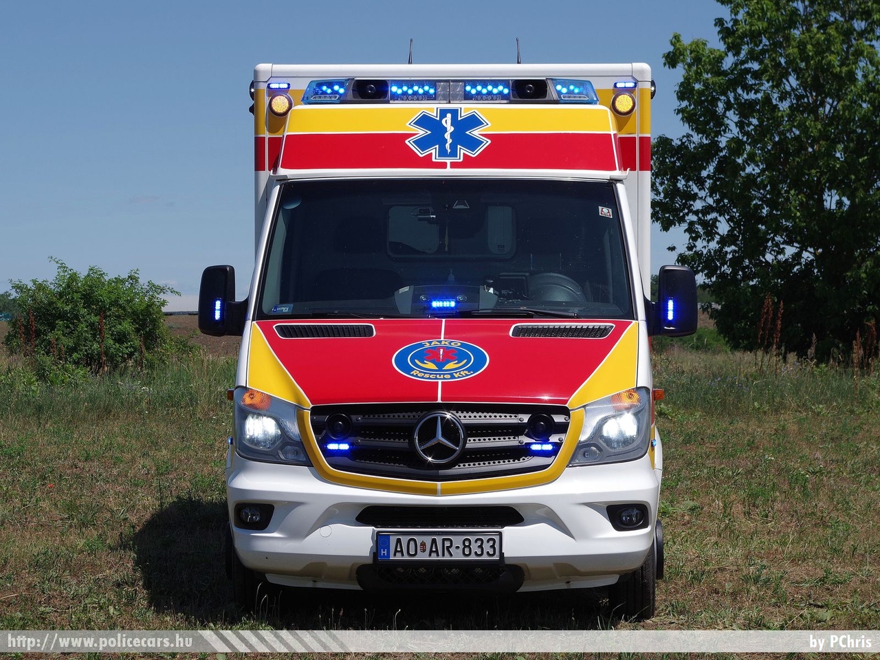 Mercedes Sprinter II Facelift, JAKO Rescue Kft., fotó: PChris
Keywords: mentő mentőautó magyar Magyarország hungarian Hungary ambulance AOAR-833