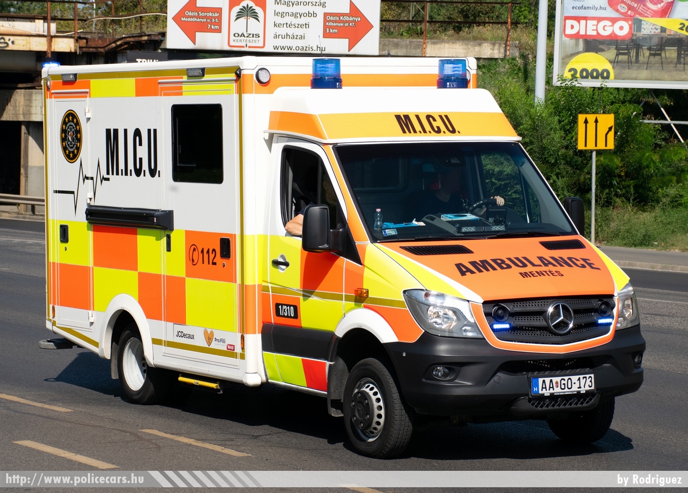 Mercedes-Benz Sprinter II facelift 4x4, M.I.C.U., Inter-Európa Mentőszolgálat Közhasznú Nonprofit Kft., fotó: Rodriguez
Keywords: mentő mentőautó magyar Magyarország hungarian Hungary ambulance AAGO-173