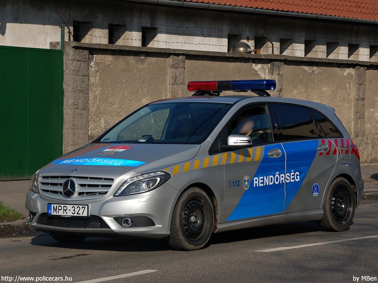 Mercedes-Benz B160 CDI, fotó: MBen
Keywords: rendőr rendőrautó rendőrség magyar Magyarország MPR-327 hungarian Hungary police policecar