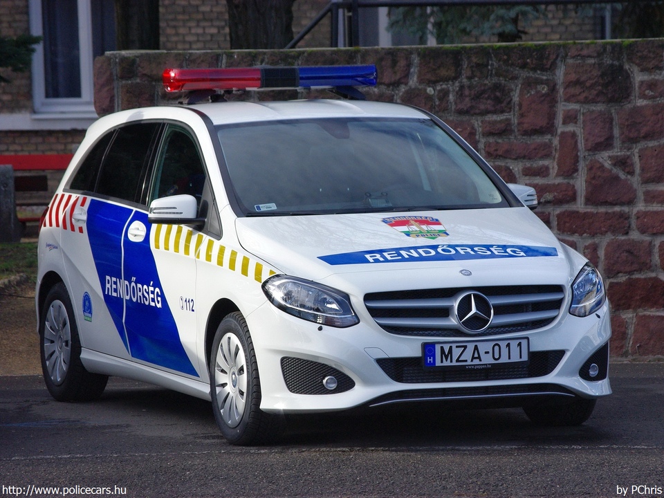 Mercedes-Benz B220 CDI 4Matic, fotó: PChris
Keywords: rendőr rendőrautó rendőrség magyar Magyarország MZA-011 hungarian Hungary police policecar